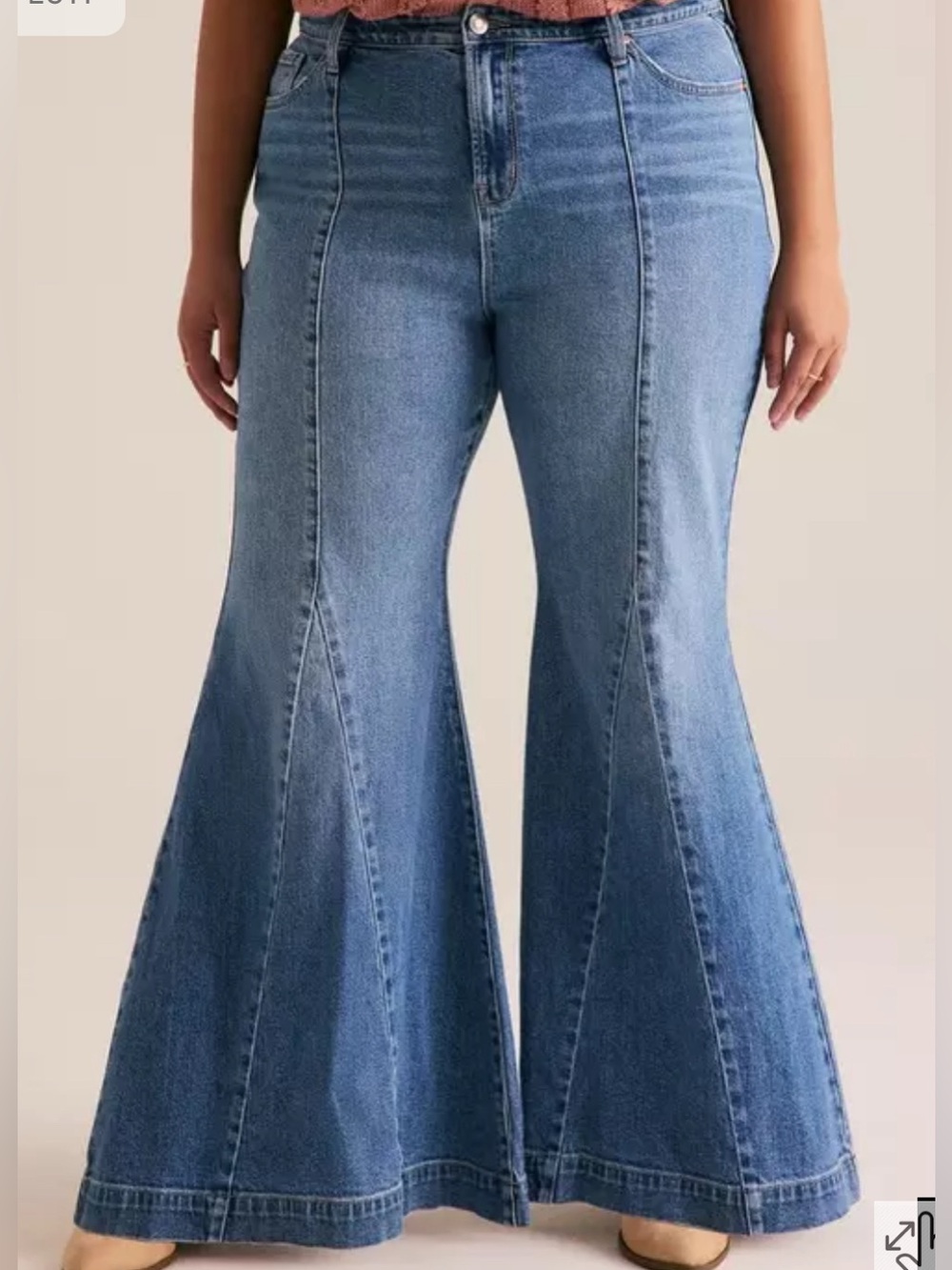 Torrid Feisti High Rise Super Flare Jeans, size 18 Short